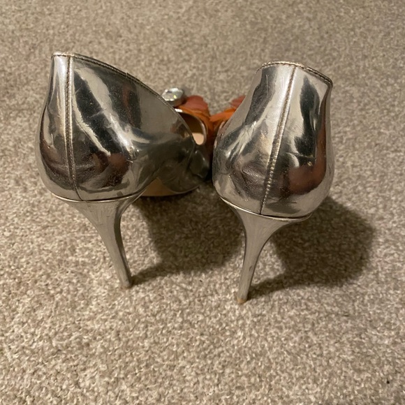 Never worn. - Picture 2 of 3